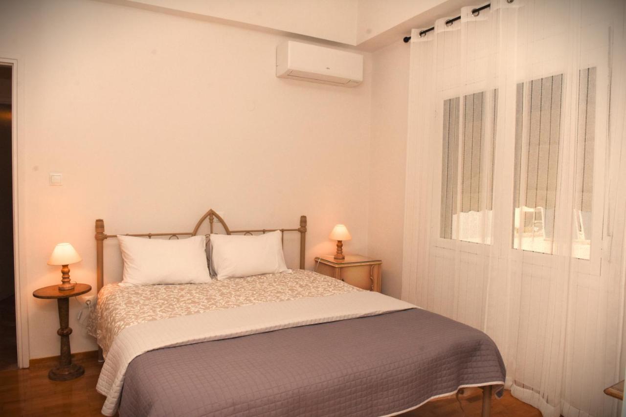 Ellis House Apartamento Agrinio Exterior foto