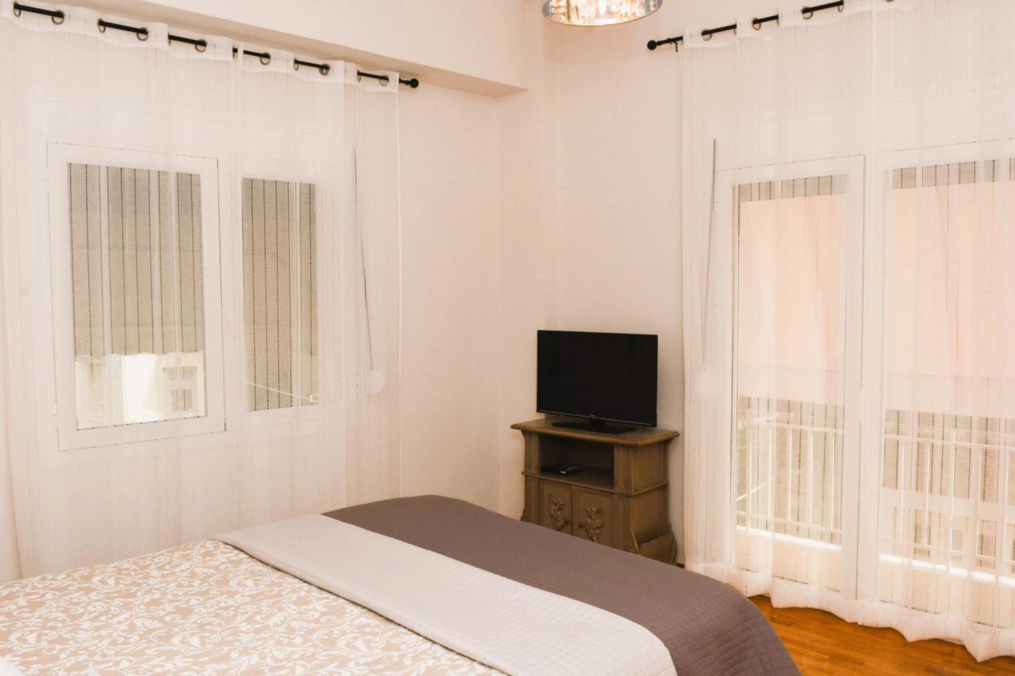Ellis House Apartamento Agrinio Exterior foto